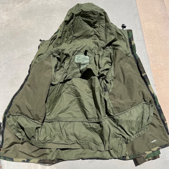 Authentic Marine Corps Goretex Jacket in Woodland - Picture 4 of 5